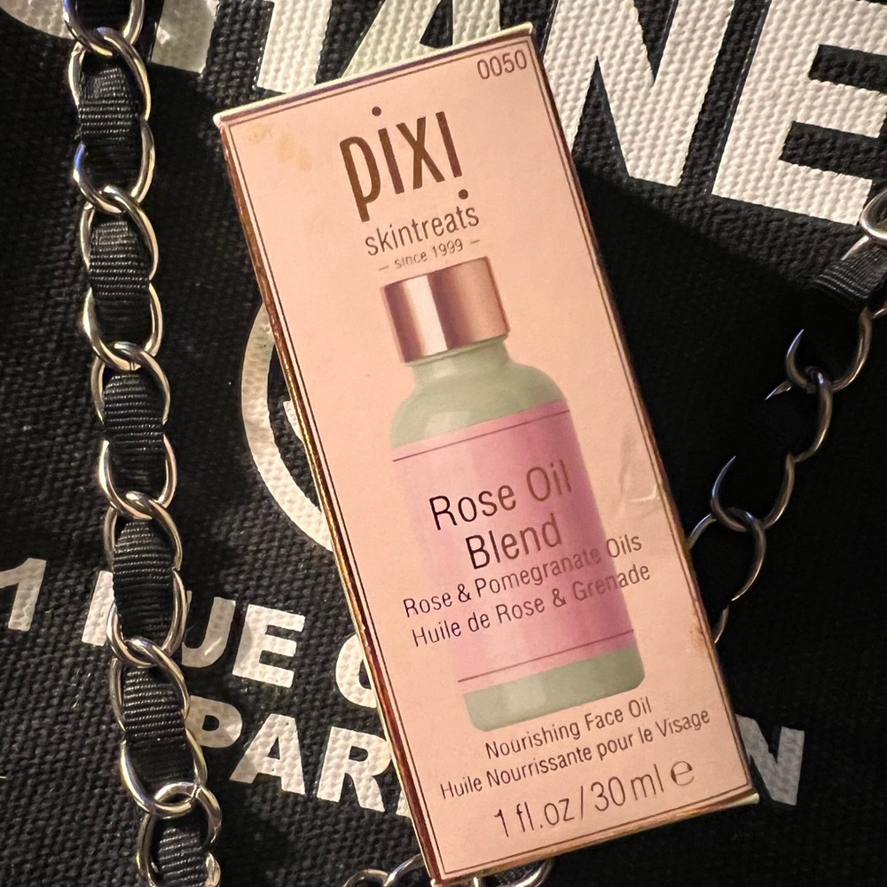 BNIB ~ Pixi Skintreats Rose Oil Blend Nourishing Face Oil ~ Full Size 1oz/30ml